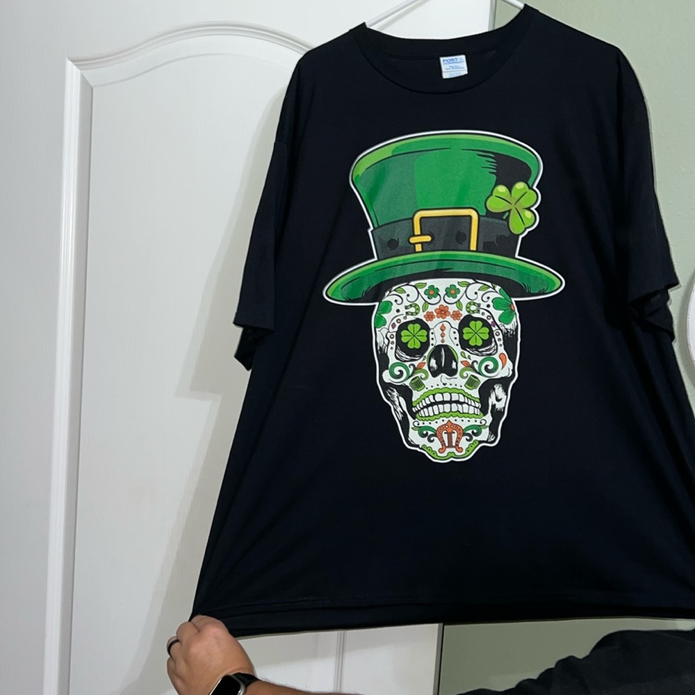 New T-shirt- 3XL fits like 2XL